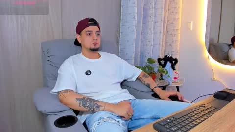 Snapshot of kendel_dimitri chatting on October 16, 5:18 am kendel_dimitri online show from October 16, 5:18 am