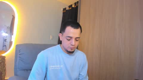 Snapshot of kendel_dimitri chatting on February 8, 4:25 am kendel_dimitri online show from February 8, 4:25 am