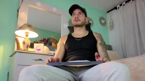 Chriss Morales online show from January 9, 1:55 am