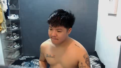 Snapshot of kenhotline911 chatting on December 6, 9:51 pm ken online show from December 6, 9:51 pm