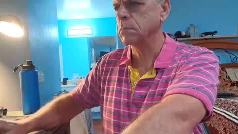 Snapshot of kent_ham chatting on October 14, 6:22 pm kent_ham online show from October 14, 6:22 pm