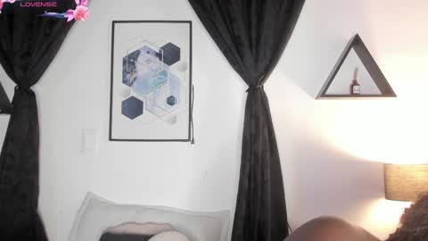 KENTHA  online show from March 13, 10:40 am