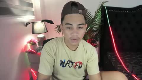 kenthebigcockxx online show from November 3, 4:24 am