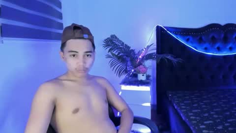 kenthebigcockxx online show from November 6, 4:48 am