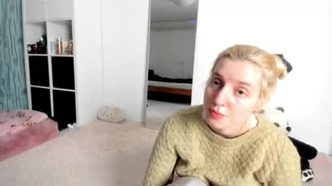 Kenzie online show from February 1, 2:36 pm