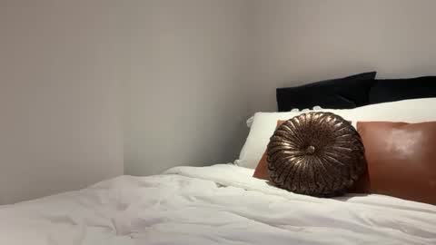 kenziesmithh online show from October 9, 6:35 pm