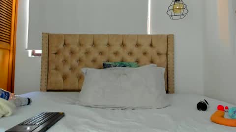 Kery Hillson online show from October 9, 2:00 pm