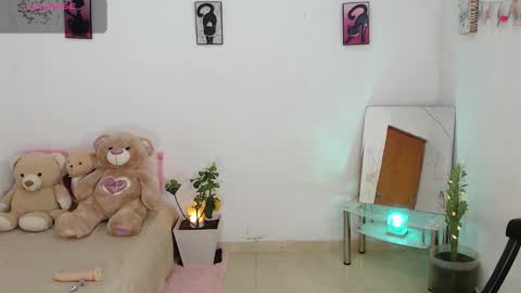 Mia  online show from January 16, 4:16 pm