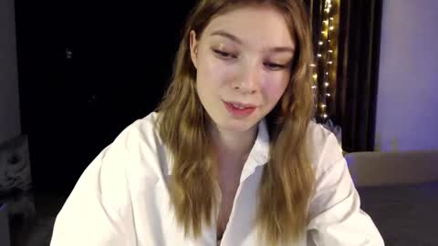 Snapshot of kesha_muah chatting on January 10, 11:00 am kesha online show from January 10, 11:00 am