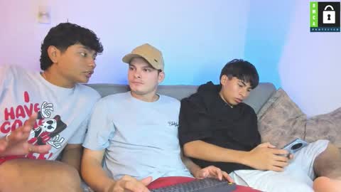 kevin and ottis online show from December 2, 2:32 am