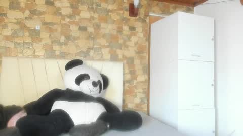 Khami online show from April 9, 6:24 pm