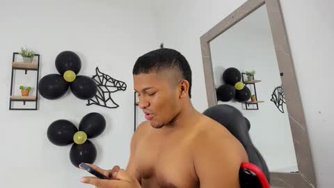 khen_west1 online show from September 24, 7:09 pm