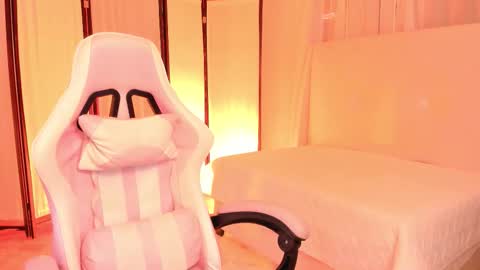 Khloe online show from October 13, 12:18 pm