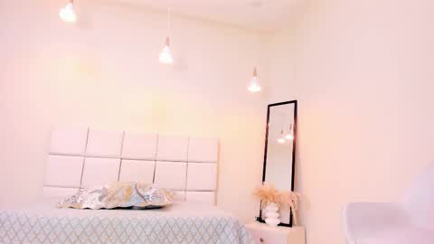 Khloe online show from February 27, 2:42 pm