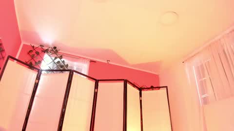 Khloe online show from November 19, 3:55 pm