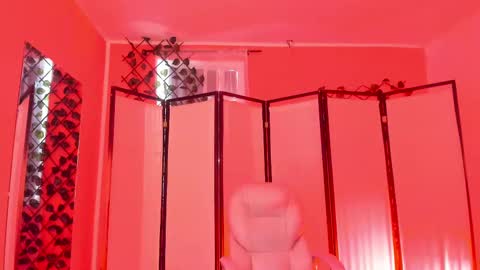 Khloe online show from September 15, 1:01 pm