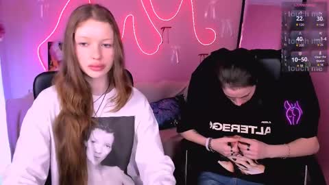 khloebeauty online show from April 14, 7:17 pm