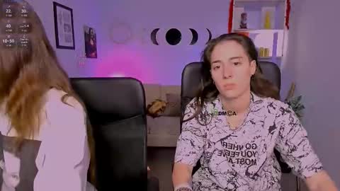 khloebeauty online show from March 27, 8:32 pm