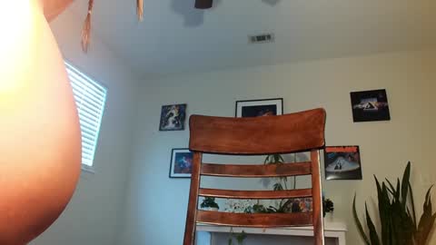 Khloe online show from January 10, 10:15 pm