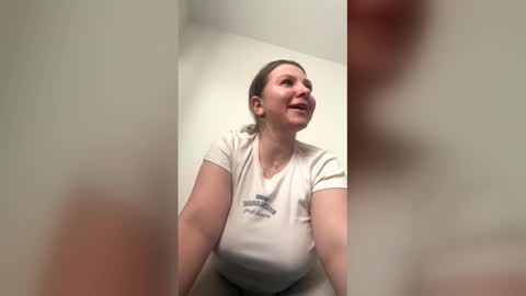 khloekross online show from February 19, 12:48 pm