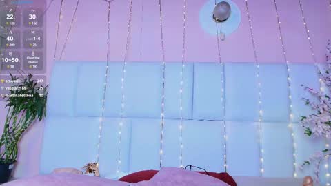 Snapshot of kiana_cream chatting on March 1, 3:49 pm N M online show from March 1, 3:49 pm