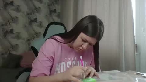 kianna_dior_ online show from March 18, 9:37 am