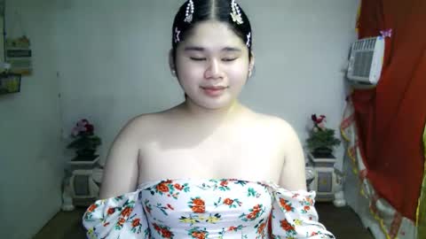 Snapshot of kianna_schmitz chatting on September 28, 2:59 pm Your SweetGirl Ts online show from September 28, 2:59 pm