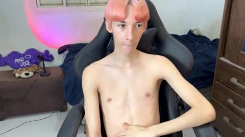 kiantwink online show from November 3, 9:38 pm