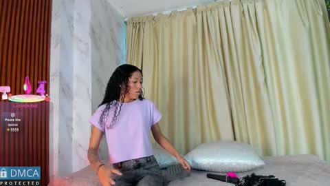 Snapshot of kiara_zahiri_ chatting on October 1, 11:20 am Kiara Zahiri online show from October 1, 11:20 am