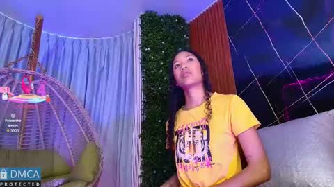 Snapshot of kiara_zahiri_ chatting on September 16, 11:01 am Kiara Zahiri online show from September 16, 11:01 am