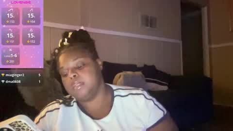 Snapshot of kiarasugars chatting on October 30, 1:39 am KiaraSugars online show from October 30, 1:39 am