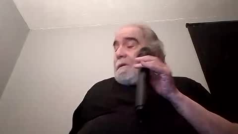 Snapshot of kickinme chatting on October 3, 11:57 pm KICKINME online show from October 3, 11:57 pm