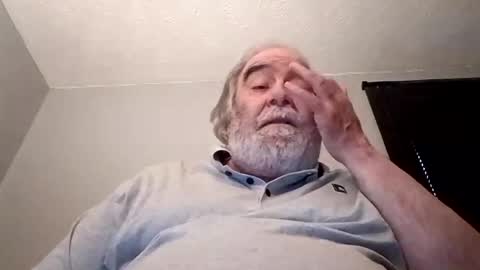 Snapshot of kickinme chatting on October 19, 6:40 am KICKINME online show from October 19, 6:40 am