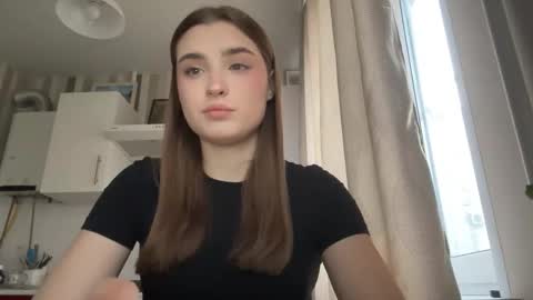 Ola my name is Lissa  Lets hit 10 Thumbs Up together   online show from March 23, 2:44 pm