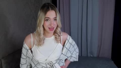 Bella online show from November 23, 3:21 pm