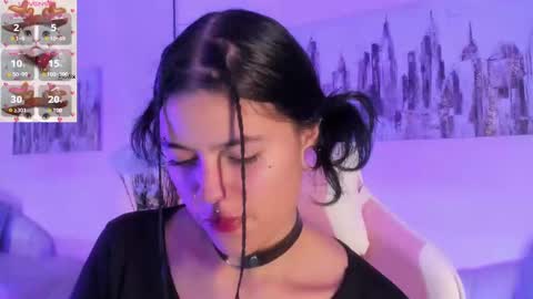Snapshot of kiki_cams chatting on December 5, 3:33 pm kIKI online show from December 5, 3:33 pm