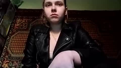 kikibang_ online show from November 28, 8:43 am