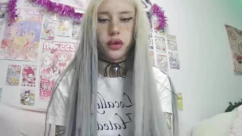 Kiki  online show from October 16, 7:24 pm