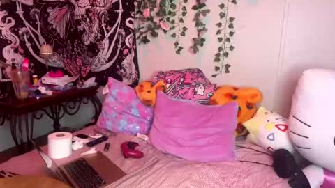 Stephanie online show from September 21, 5:00 am