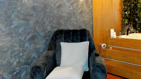 Snapshot of kim_beckett chatting on February 3, 12:57 pm Kim online show from February 3, 12:57 pm