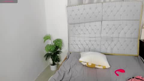 Kimmy online show from February 9, 5:54 pm