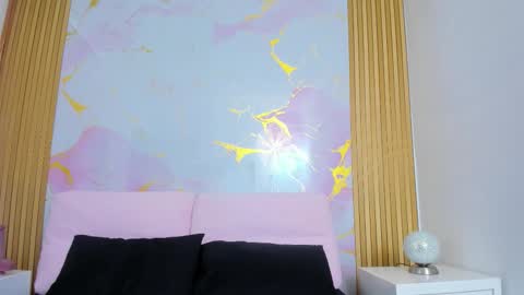 Snapshot of kim_lennon chatting on October 20, 9:42 pm K I M online show from October 20, 9:42 pm
