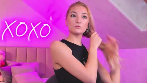 kimberlly_smith online show from November 14, 3:20 am