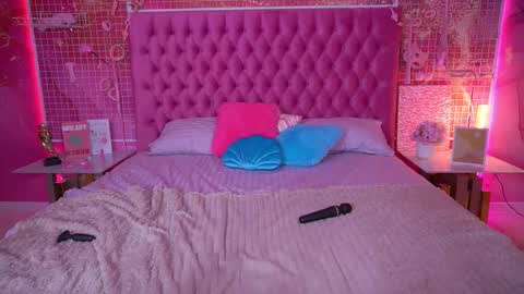 Kim online show from October 9, 1:05 pm