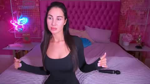 Kim online show from February 8, 1:36 pm