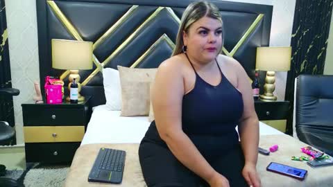 KimBrooks online show from December 15, 7:54 pm