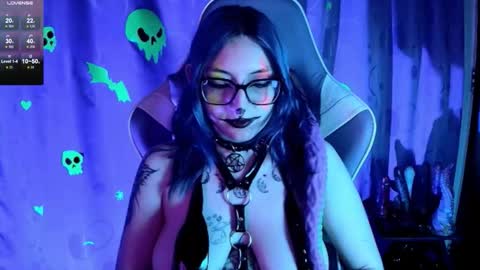   online show from November 27, 2:14 pm