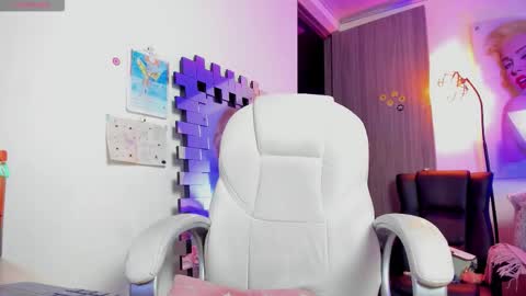 kimmberly_saenz_ online show from February 27, 12:36 am