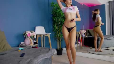 kimmdaviss online show from November 29, 6:54 am