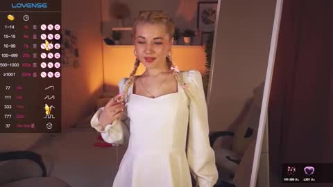 Snapshot of kimmie_shine chatting on February 9, 2:29 pm Your Kimmie follow me online show from February 9, 2:29 pm
